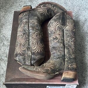 Circle G Brown Embroidered Heeled Boots